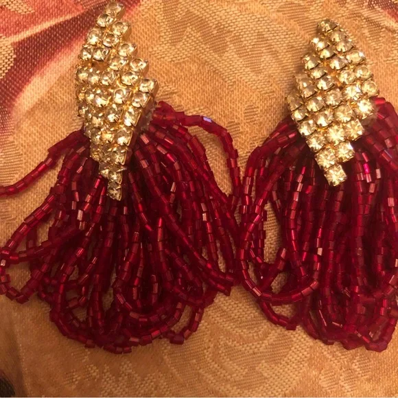 Rhinestone encrusted dangling beads, extraordinary, clip earrings.